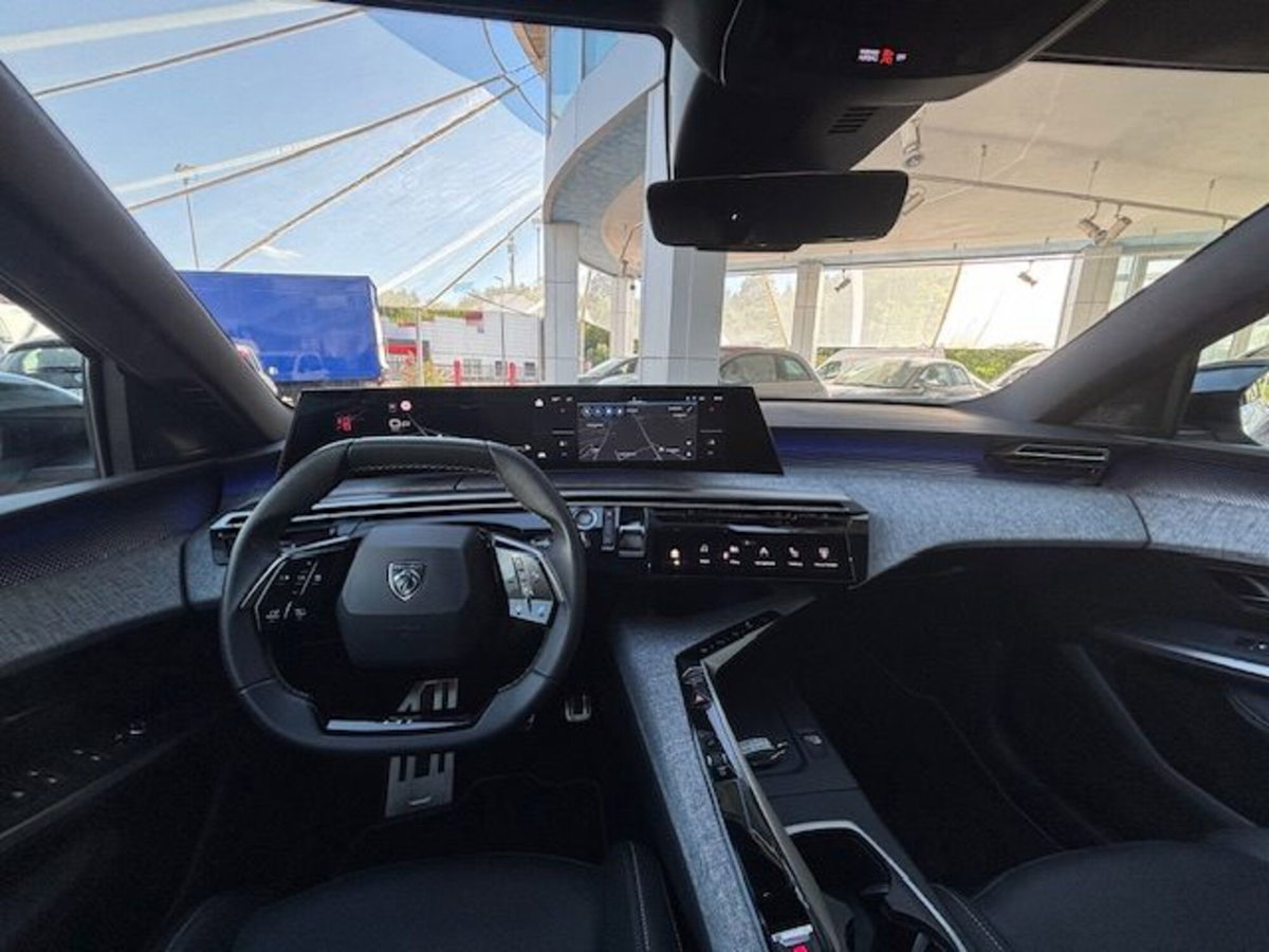 Peugeot 3008 1.2 hybrid GT Exclusive 145cv e-dcs6 (8)