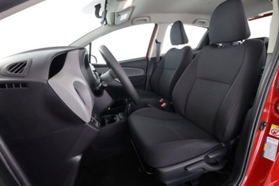 Toyota Yaris 1.0 5 porte Cool usata