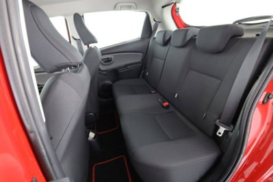 Toyota Yaris 1.0 5 porte Cool (2)