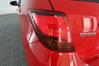 Toyota Yaris 1.0 5 porte Cool (7)
