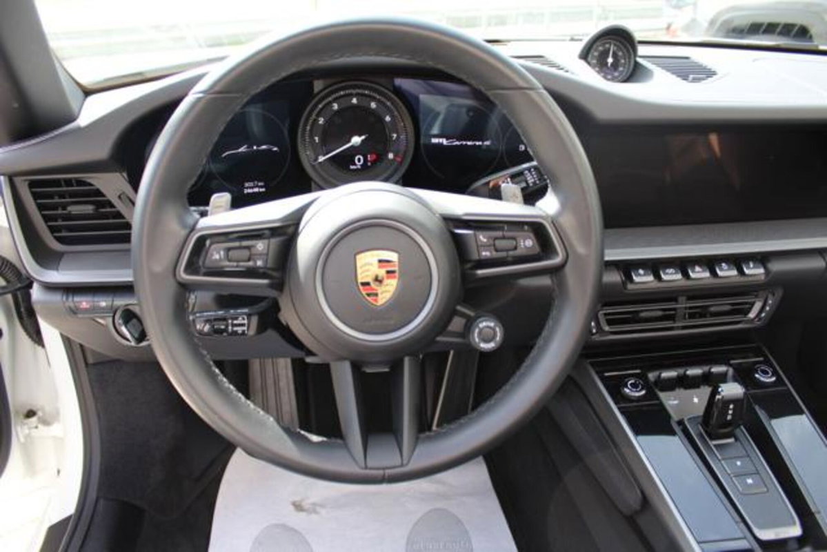 Porsche 911 Cabrio Cabrio 3.0 Carrera 4 auto (11)
