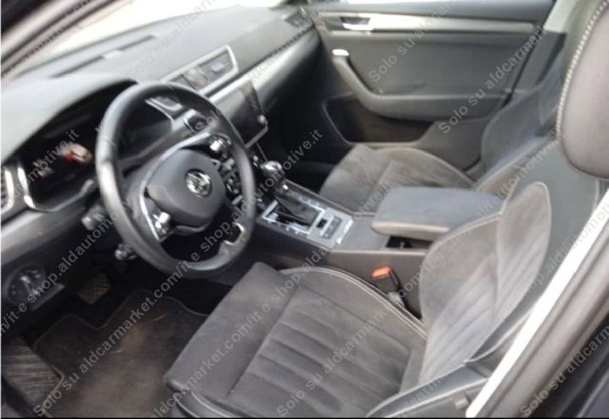 Skoda Superb Station Wagon 2.0 TDI EVO 150 CV SCR DSG Wagon Style (5)