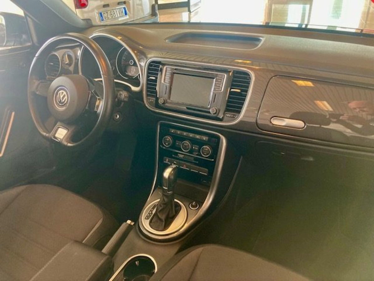 Volkswagen Maggiolino Cabrio 1.4 TSI DSG Sport BlueMotion Technology (14)