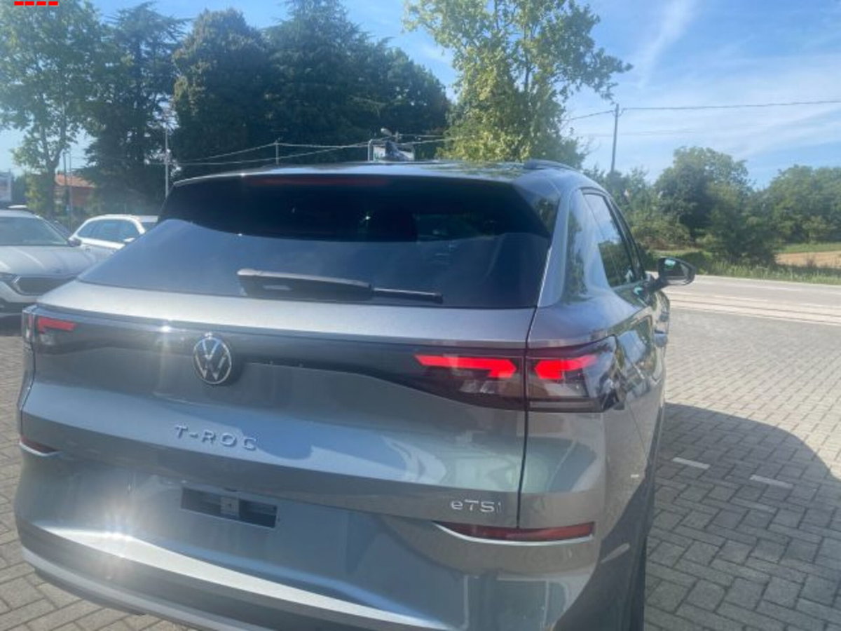 Volkswagen T-Roc 1.5 etsi Life 115cv dsg (20)