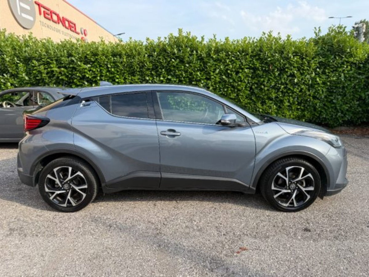 Toyota Toyota C-HR 2.0 Hybrid E-CVT Lounge (4)
