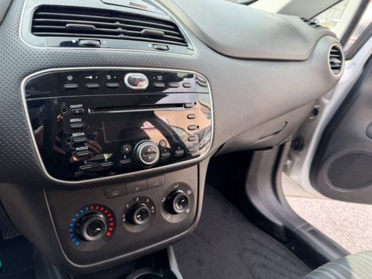 Fiat Punto Evo 1.3 Mjt 75 CV 5 porte Dynamic (12)