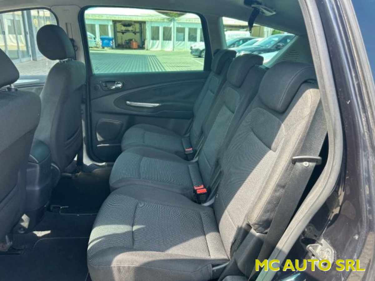 Ford S-Max 2.0 TDCi 140CV (8)