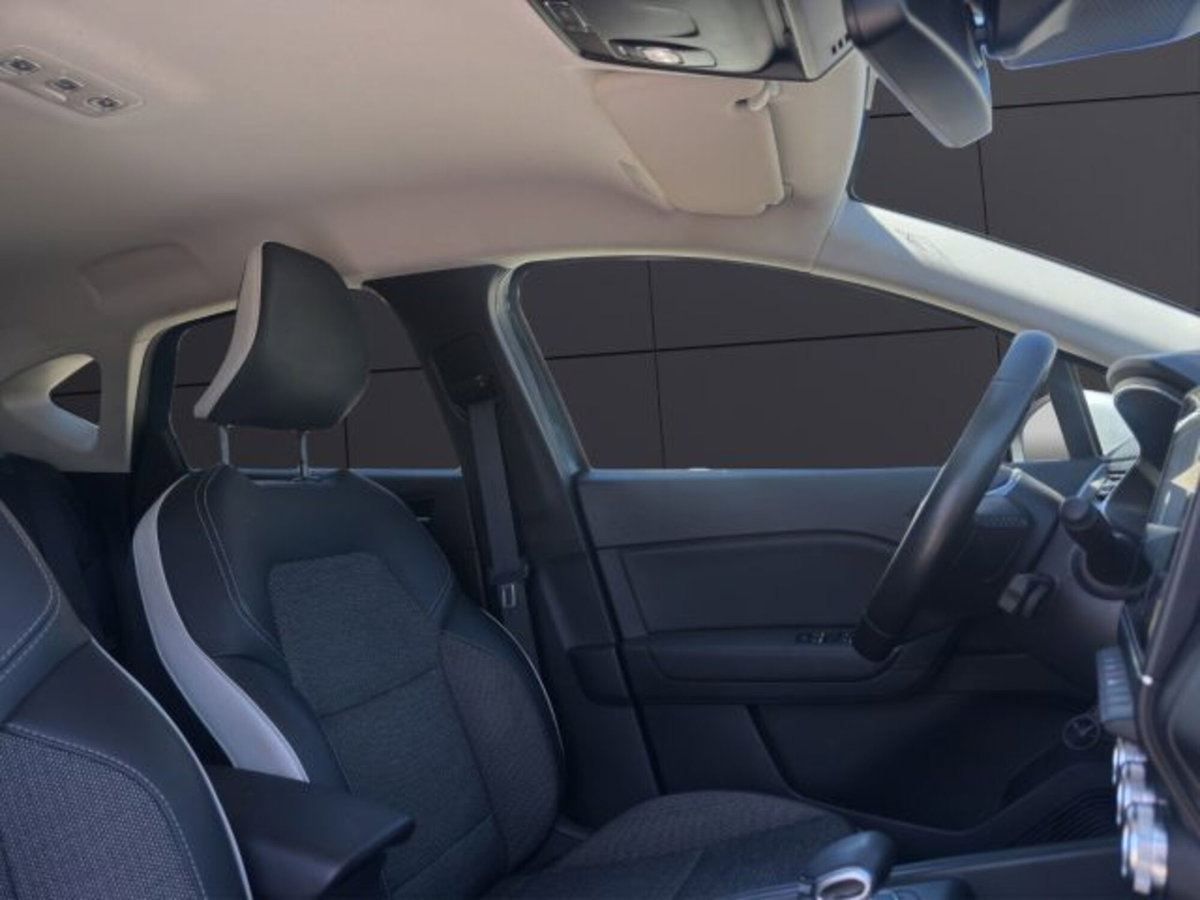 Renault Captur Plug-in Hybrid E-Tech 160 CV Intens (16)