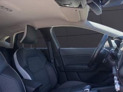 Renault Captur Plug-in Hybrid E-Tech 160 CV Intens (16)