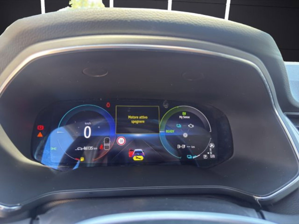 Renault Captur Plug-in Hybrid E-Tech 160 CV Intens (9)