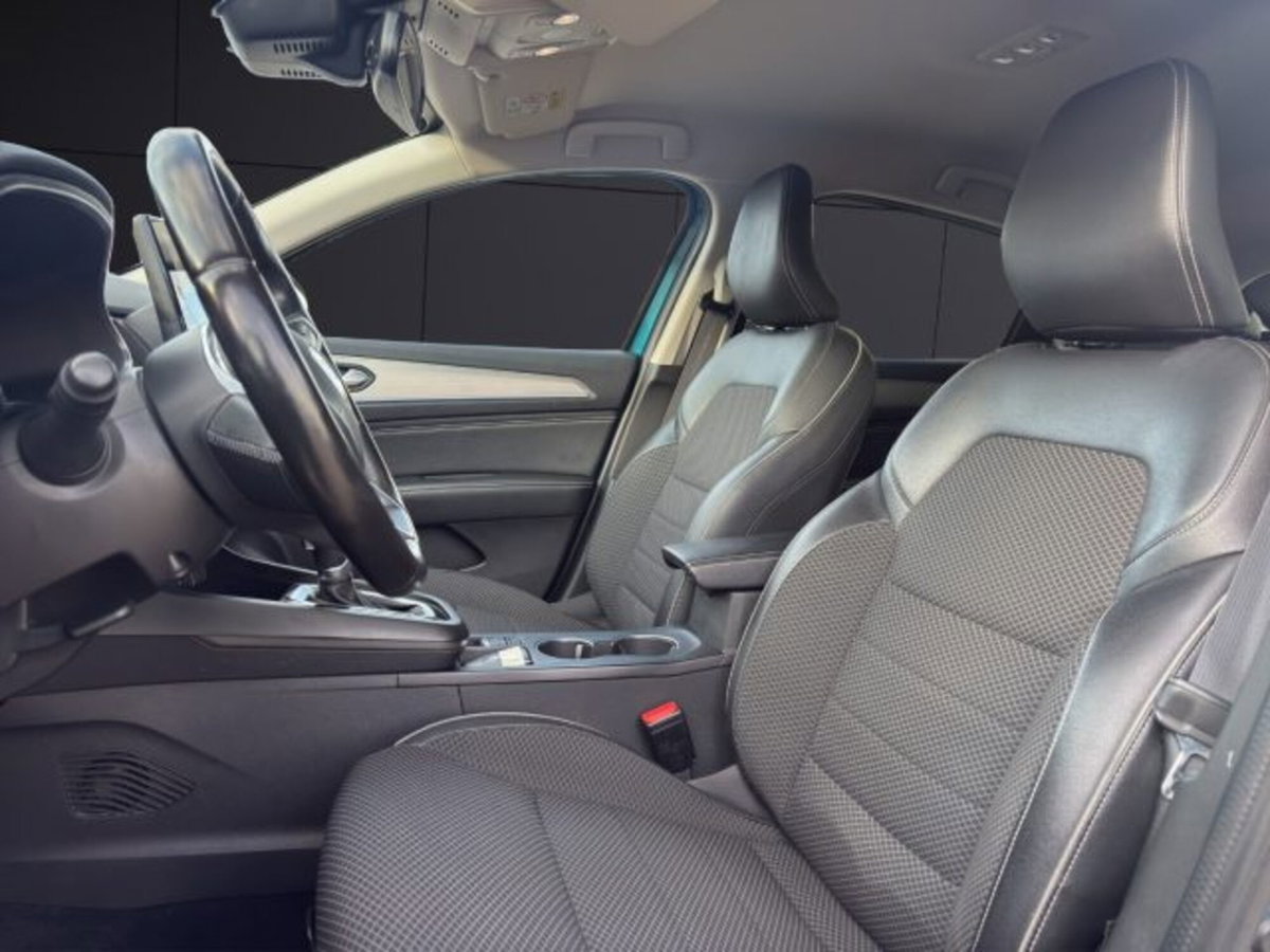 Renault Arkana E-Tech 145 CV Intens (9)