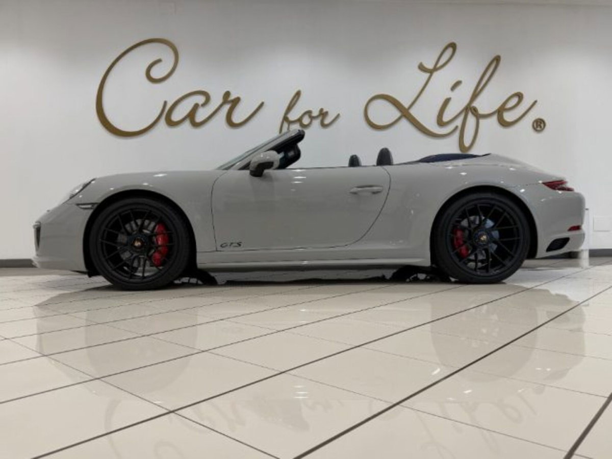 Porsche 911 Cabrio 3.0 Carrera 4 GTS (4)