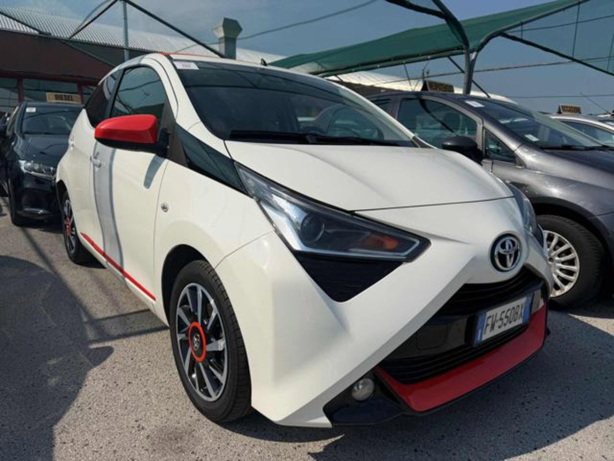 Toyota Aygo 1.0 VVT-i 72 CV 5 porte x-wave orange (2)