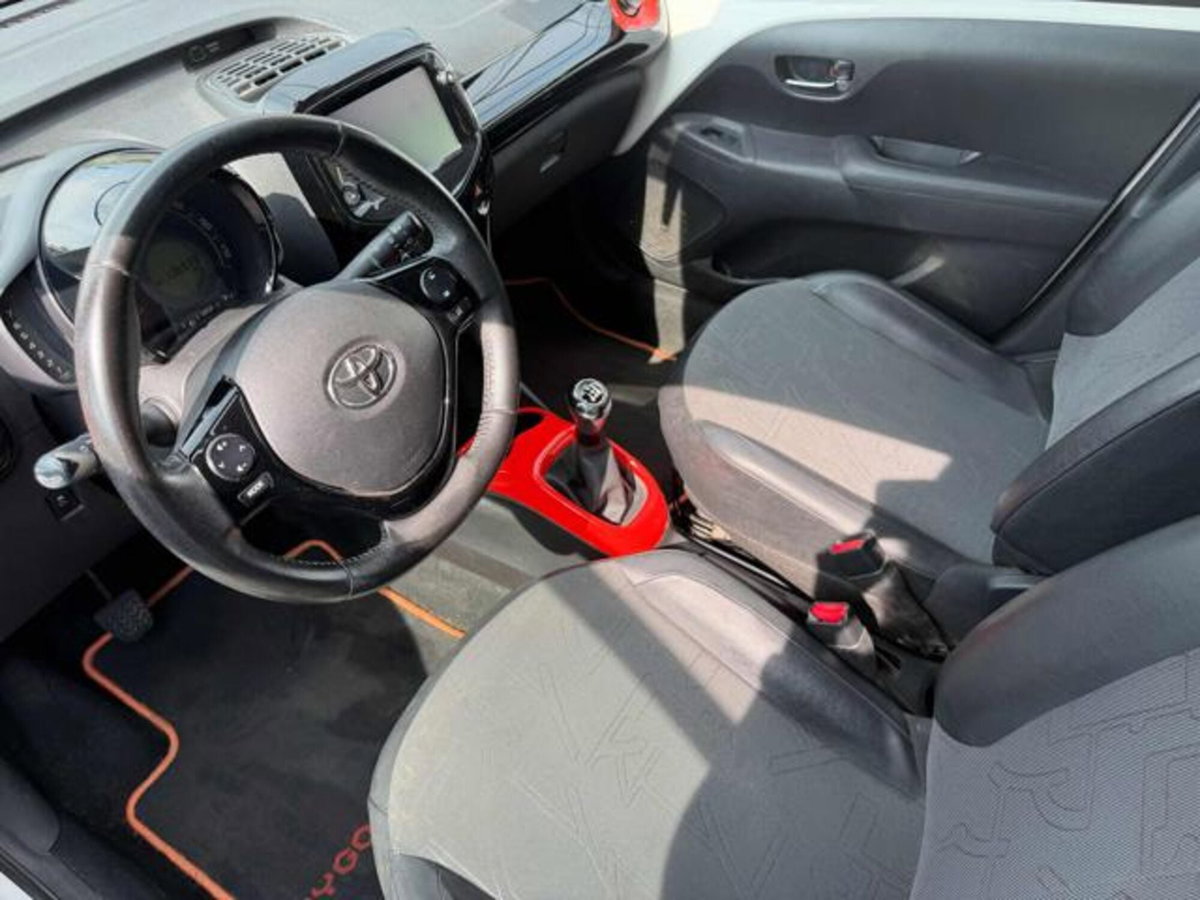 Toyota Aygo 1.0 VVT-i 72 CV 5 porte x-wave orange (5)