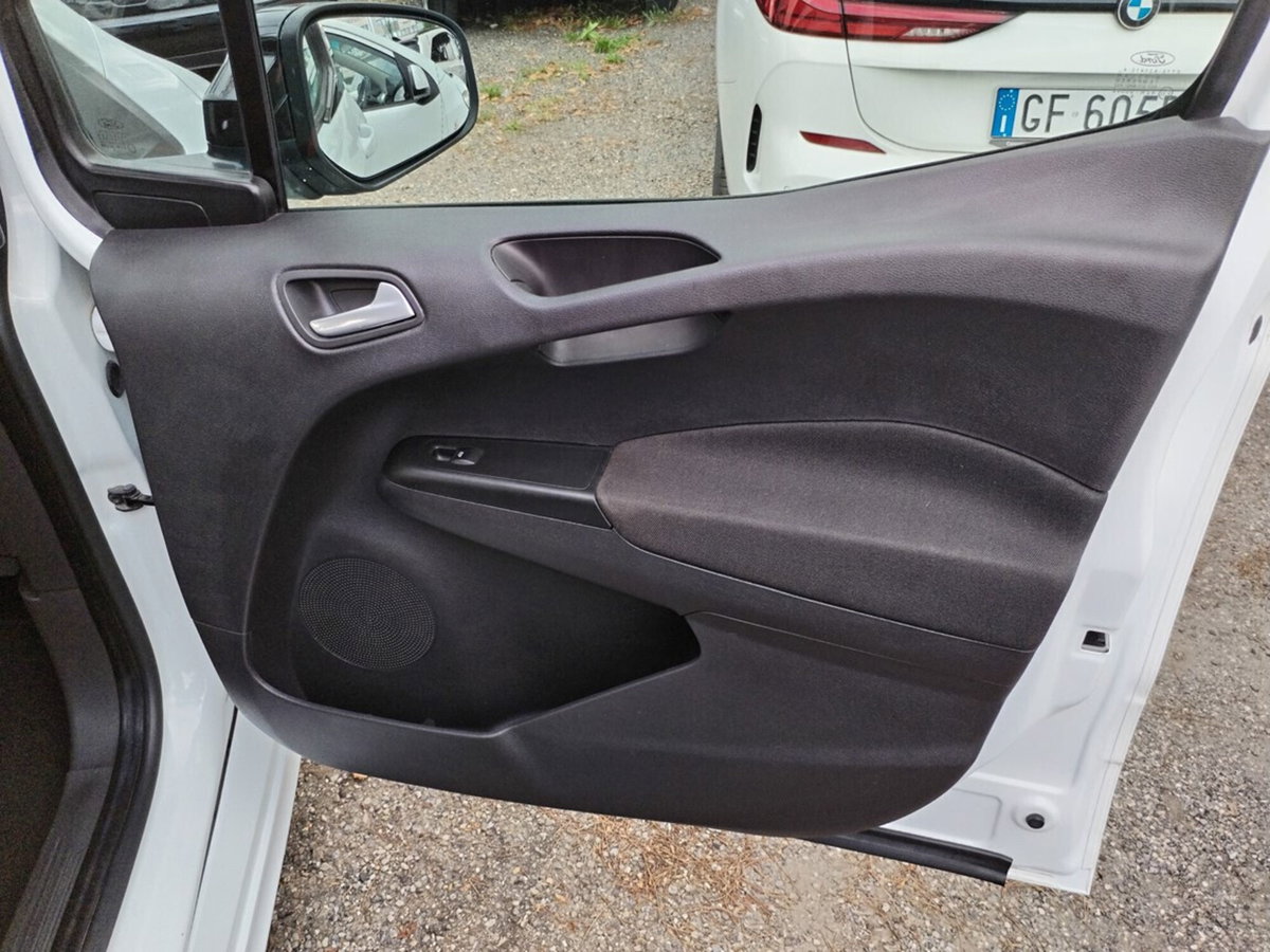 Ford Tourneo Courier 1.5 TDCI 75 CV Sport (11)