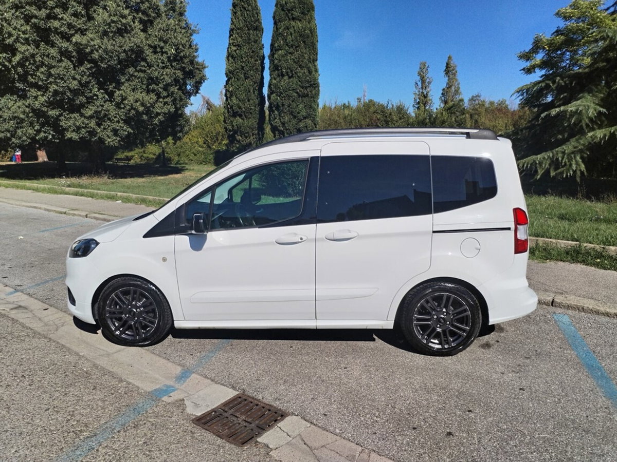 Ford Tourneo Courier 1.5 TDCI 75 CV Sport (2)