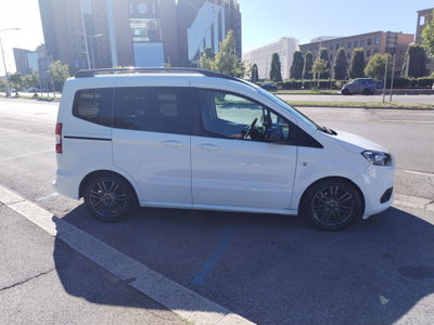 Ford Tourneo Courier 1.5 TDCI 75 CV Sport (4)