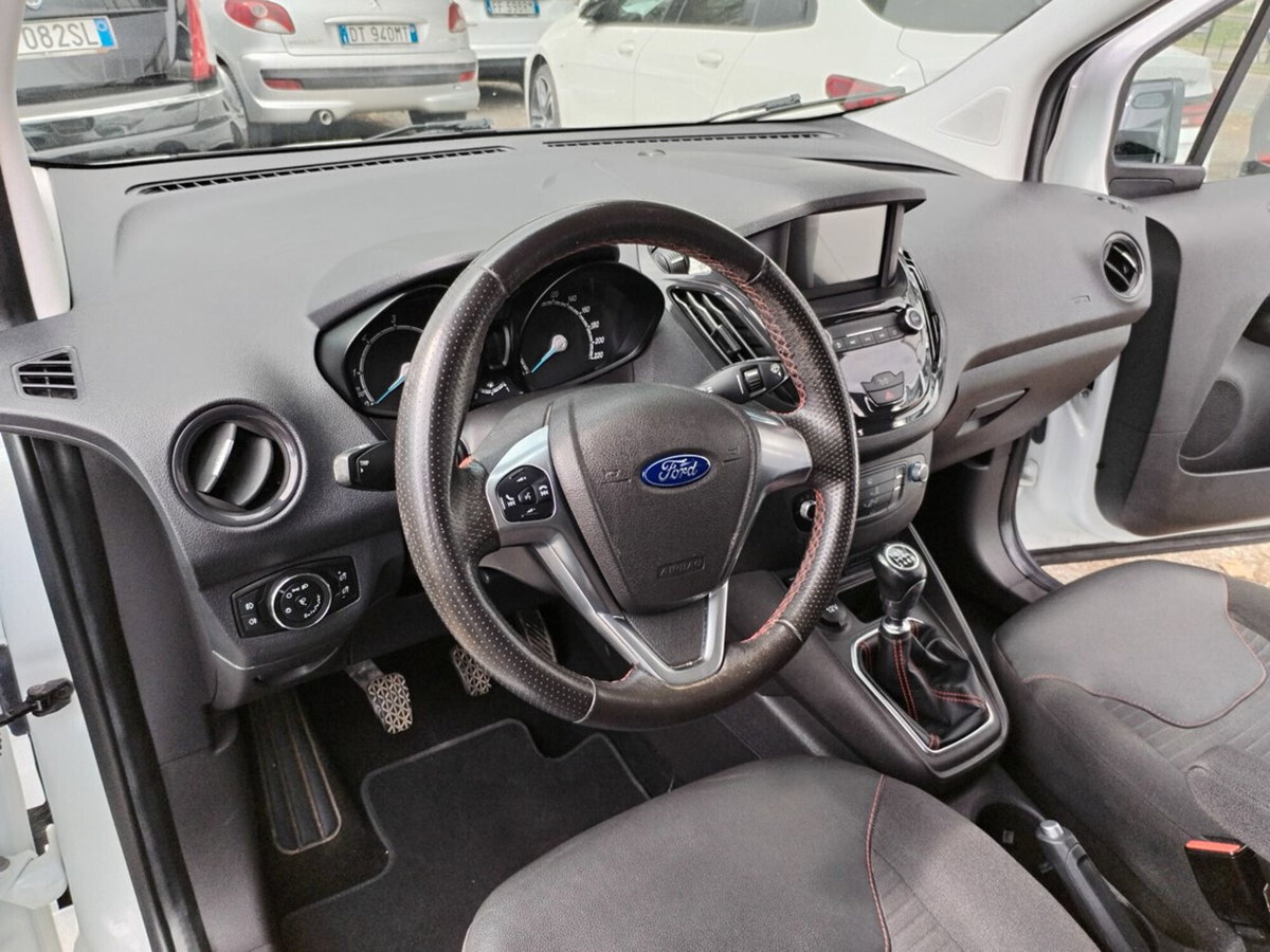 Ford Tourneo Courier 1.5 TDCI 75 CV Sport (8)