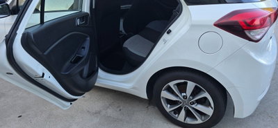 Hyundai i20 1.2 5 porte Classic (19)