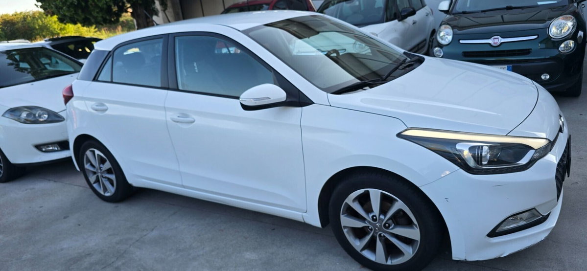 Hyundai i20 1.2 5 porte Classic (2)