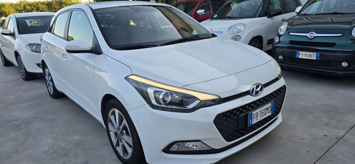 Hyundai i20 1.2 5 porte Classic (3)
