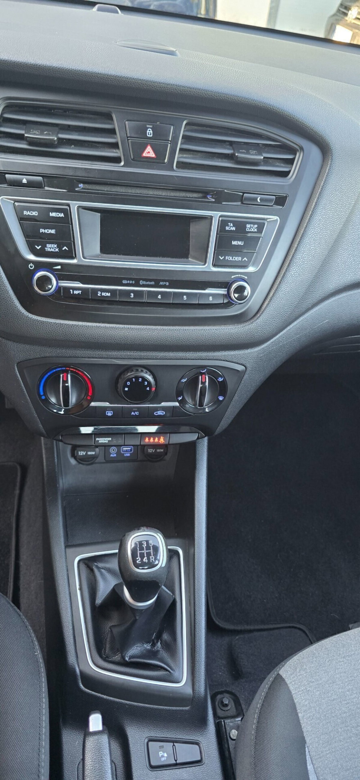 Hyundai i20 1.2 5 porte Classic (9)