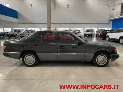 Mercedes-Benz 200 200 E cat (10)