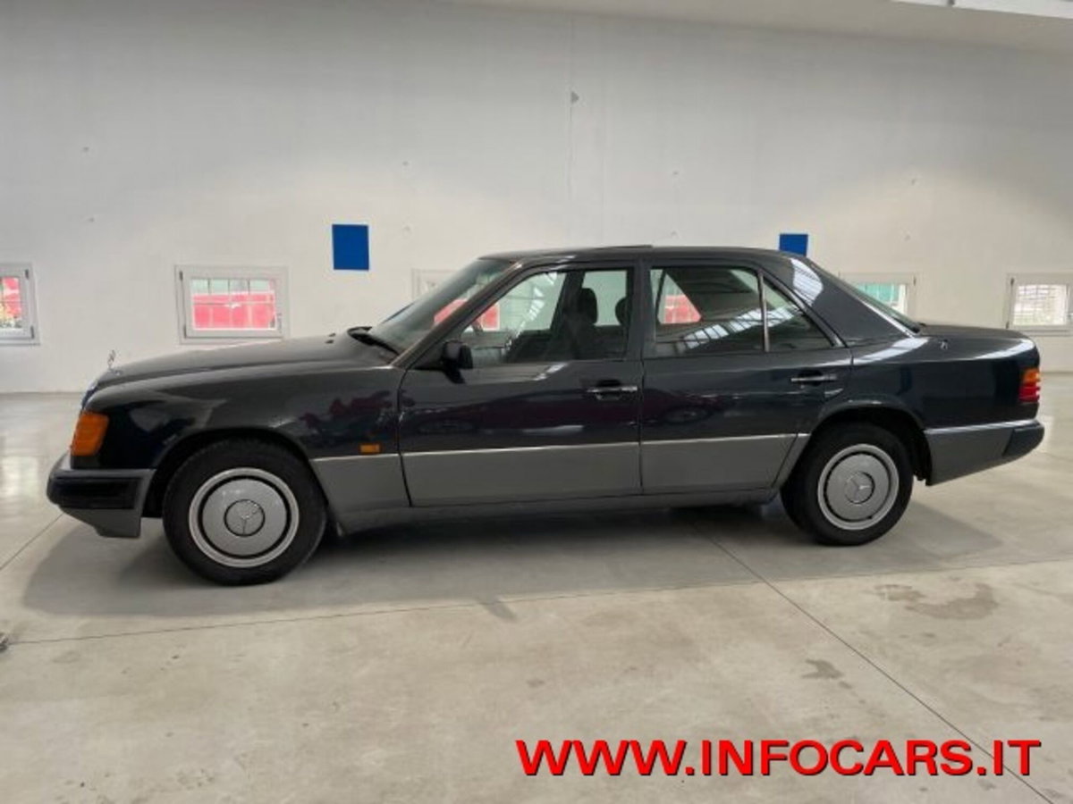 Mercedes-Benz 200 200 E cat (12)