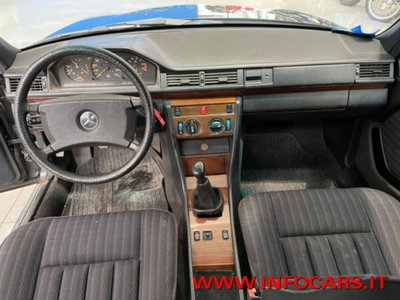 Mercedes-Benz 200 200 E cat (15)