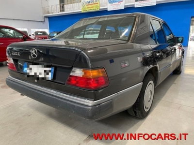 Mercedes-Benz 200 200 E cat (2)