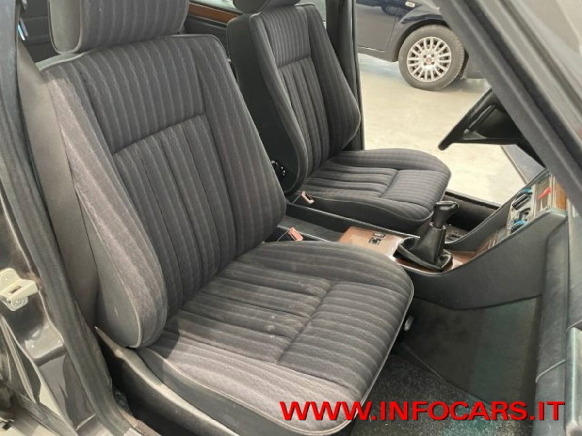 Mercedes-Benz 200 200 E cat (6)
