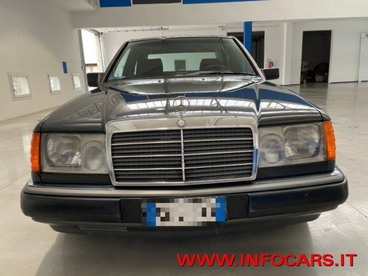 Mercedes-Benz 200 200 E cat (9)