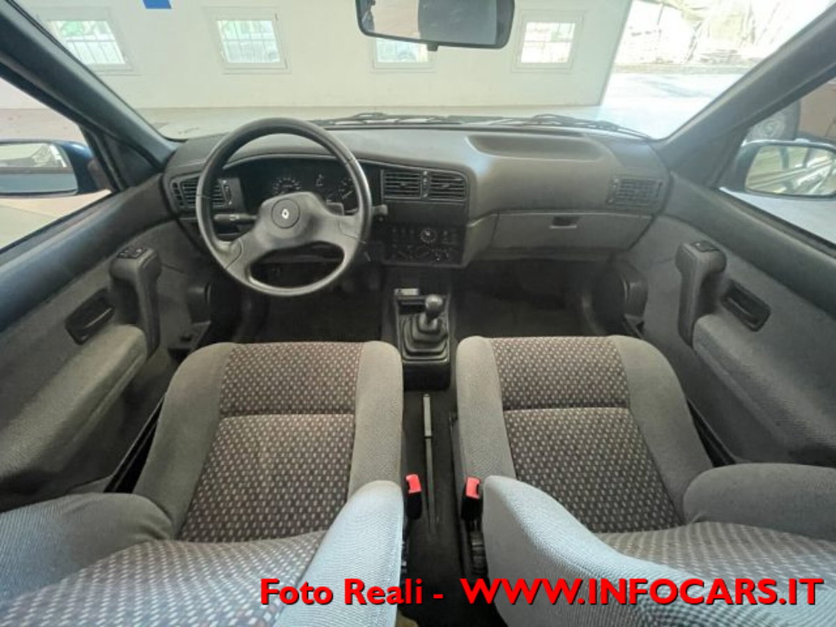 Renault 19 1.4i cat 5 porte RT (14)