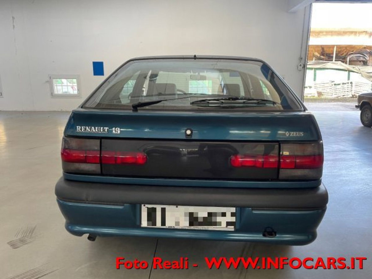 Renault 19 1.4i cat 5 porte RT (7)