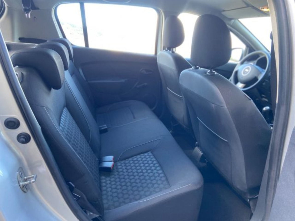 Dacia Sandero 1.5 dCi 8V 75CV Lauréate (18)