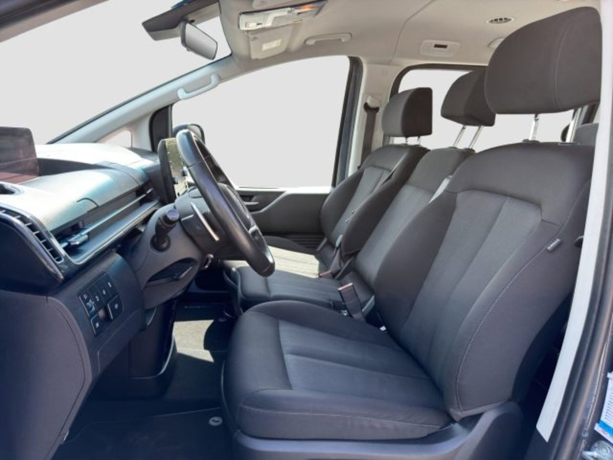 Hyundai Staria 2.2 awd auto (10)