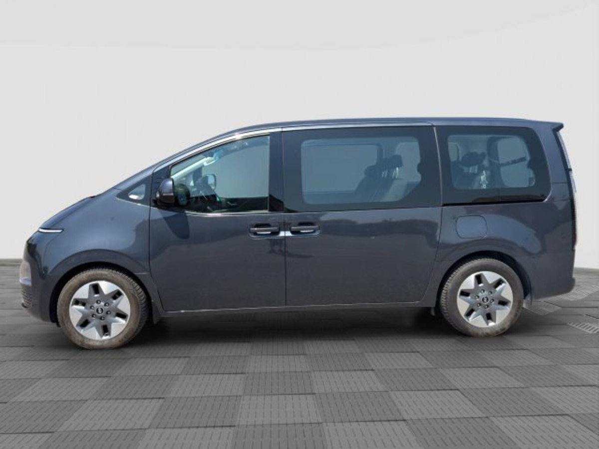 Hyundai Staria 2.2 awd auto (2)