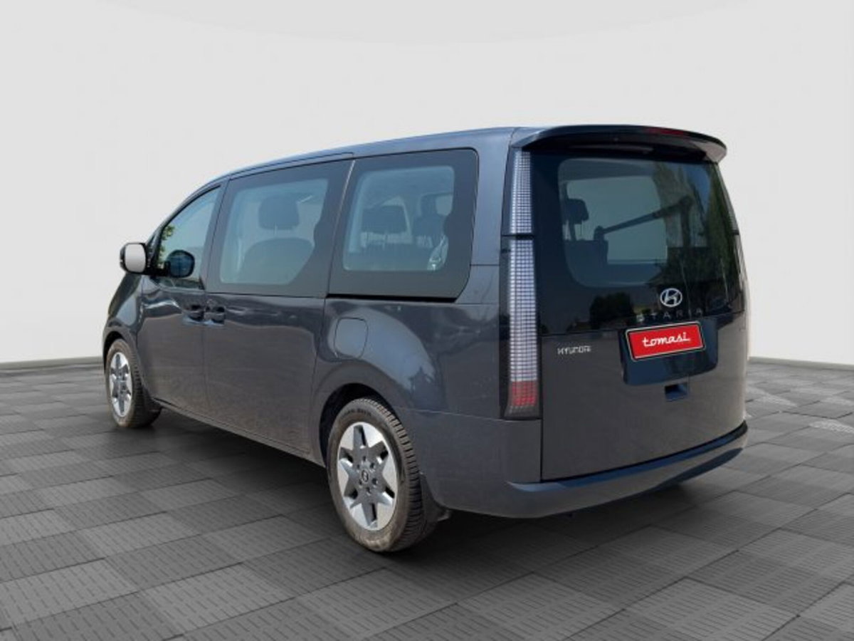 Hyundai Staria 2.2 awd auto (3)