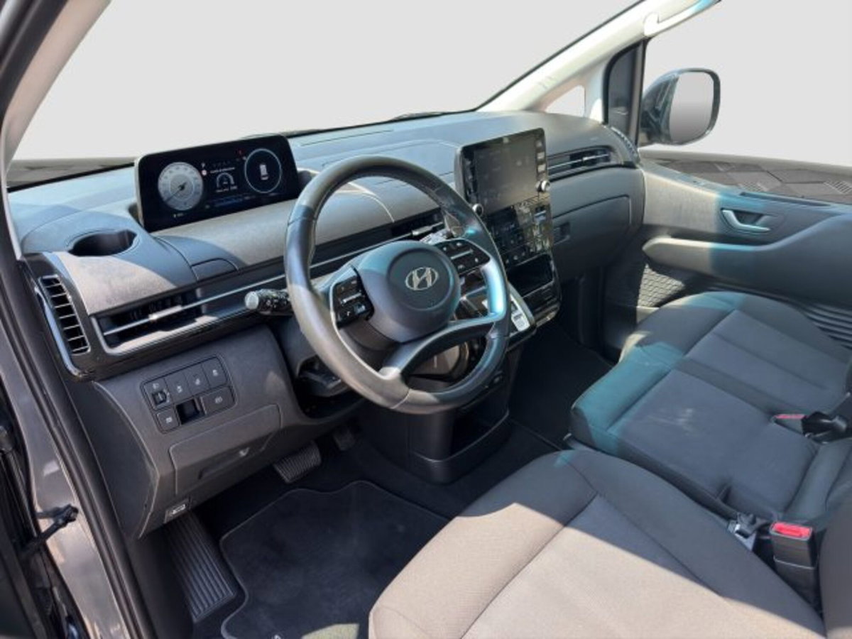 Hyundai Staria 2.2 awd auto (9)