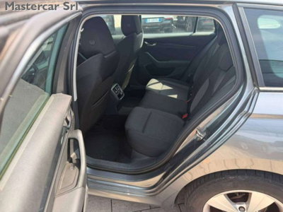 Skoda Octavia Station Wagon 2.0 TDI EVO SCR DSG Wagon Executive (10)