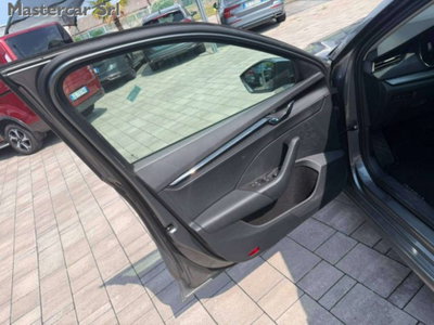 Skoda Octavia Station Wagon 2.0 TDI EVO SCR DSG Wagon Executive (13)