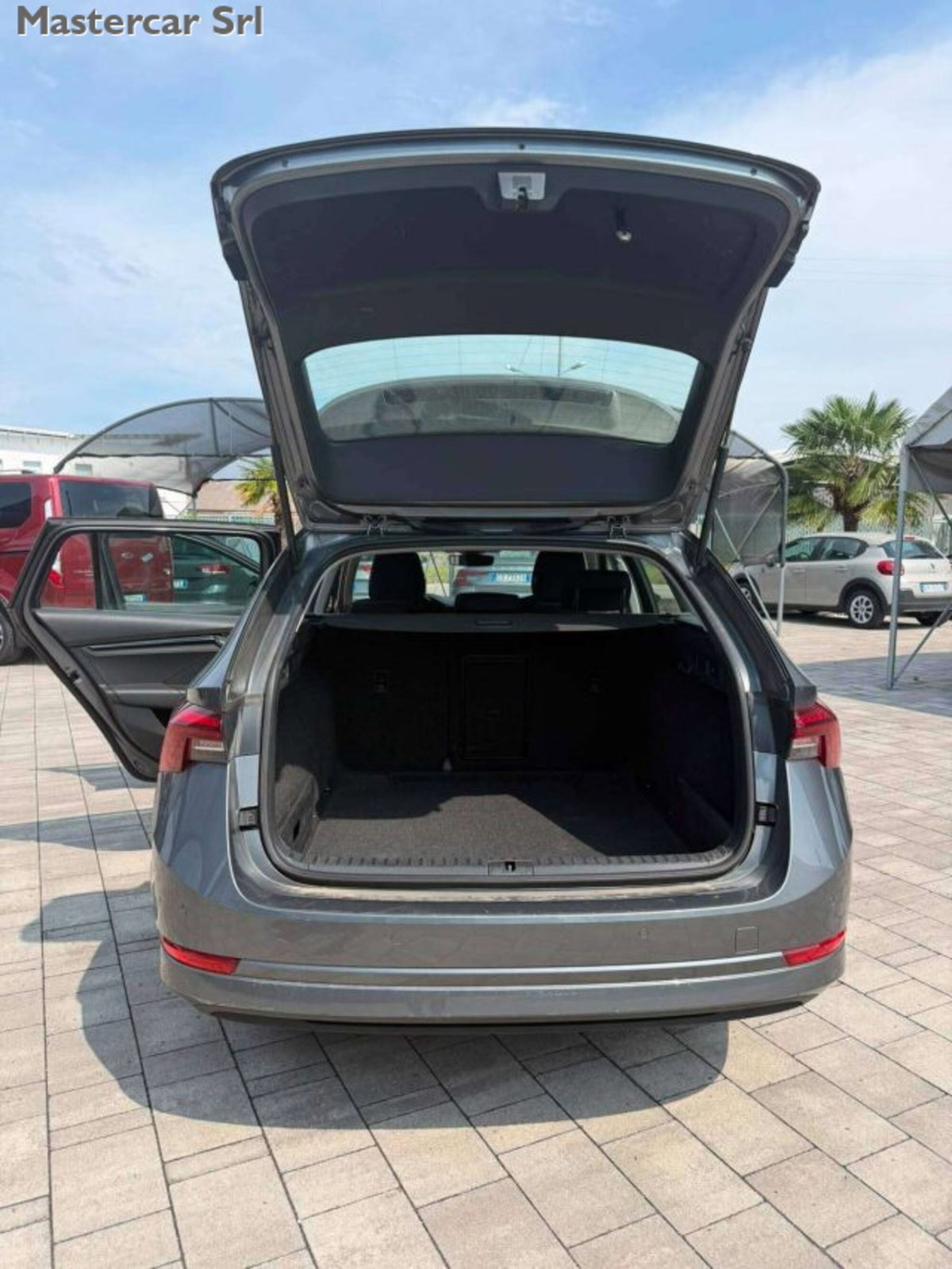 Skoda Octavia Station Wagon 2.0 TDI EVO SCR DSG Wagon Executive (14)