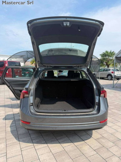 Skoda Octavia Station Wagon 2.0 TDI EVO SCR DSG Wagon Executive (14)