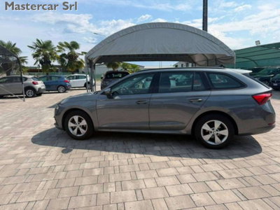 Skoda Octavia Station Wagon 2.0 TDI EVO SCR DSG Wagon Executive (2)