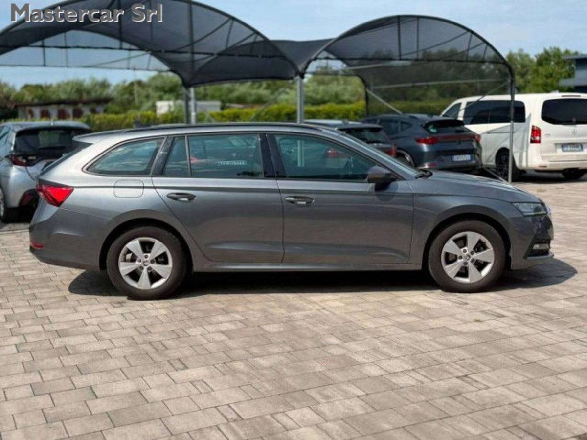 Skoda Octavia Station Wagon 2.0 TDI EVO SCR DSG Wagon Executive (6)
