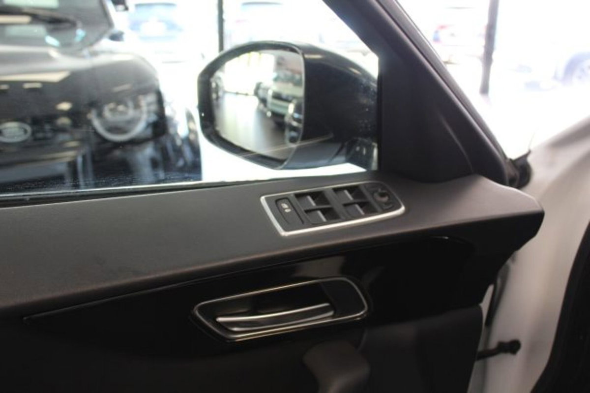 Jaguar F-Pace 2.0 D 180 CV R-Sport (10)