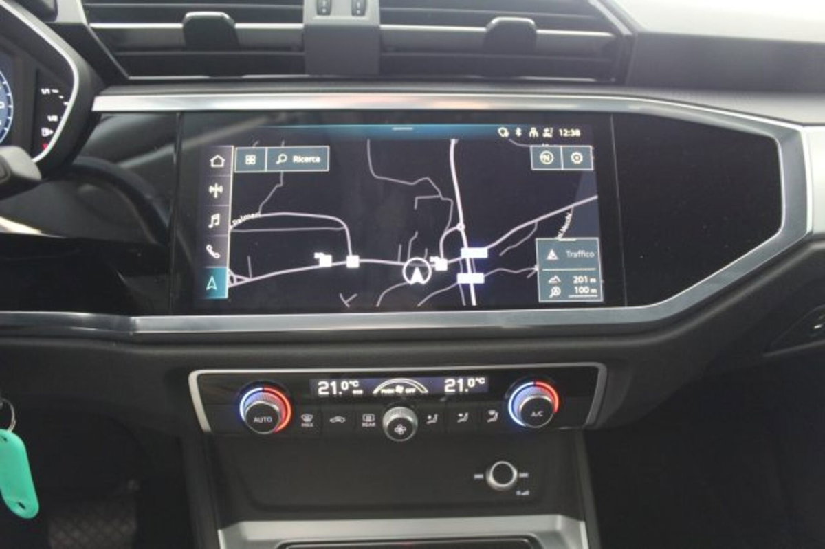 Audi Q3 Sportback 2.0 tdi Business 150cv s-tronic (11)