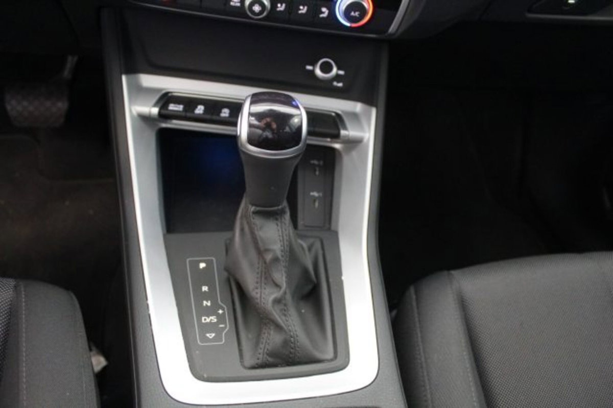 Audi Q3 Sportback 2.0 tdi Business 150cv s-tronic (13)