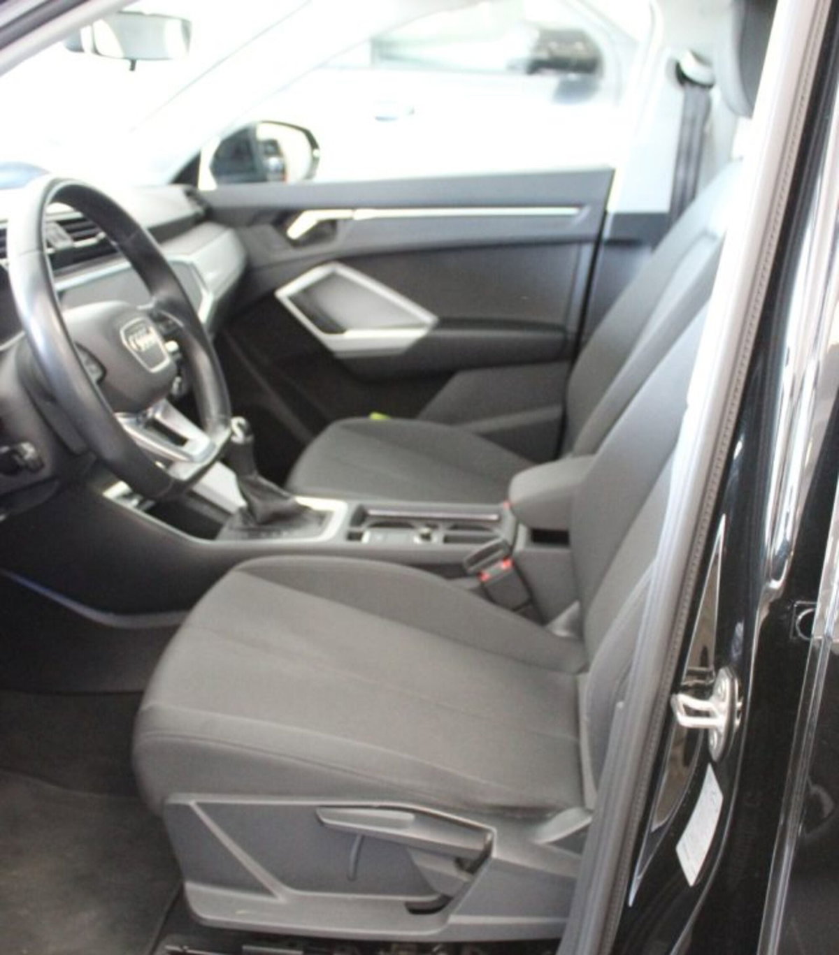 Audi Q3 Sportback 2.0 tdi Business 150cv s-tronic (2)
