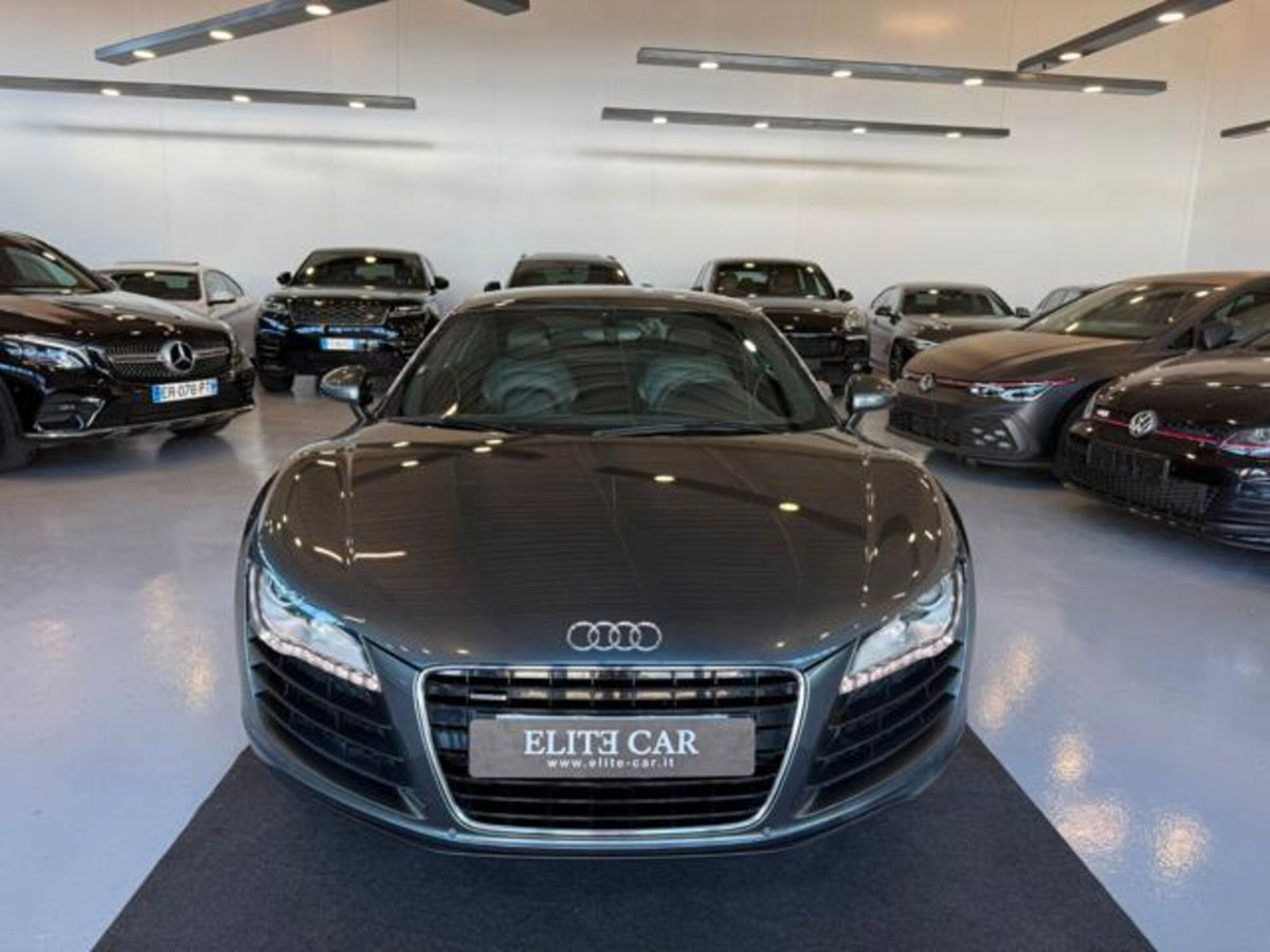 Audi R8 Coupé 4.2 V8 FSI quattro R tronic (2)